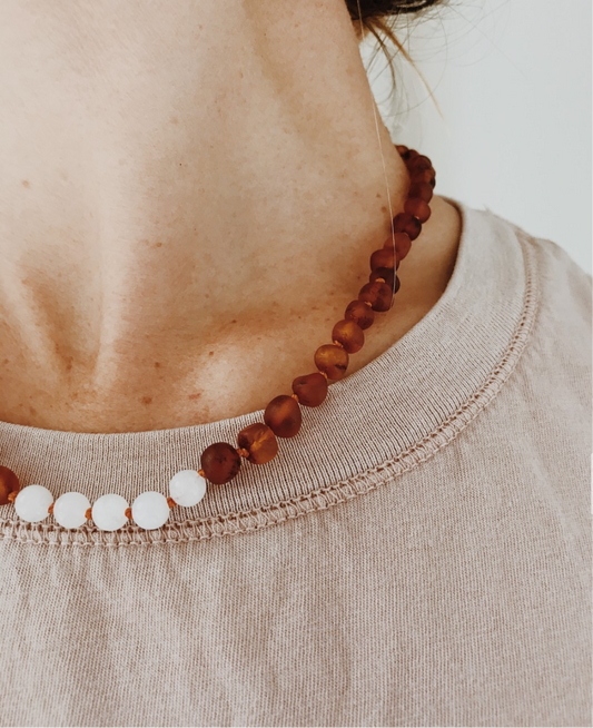 Coñac crudo Ámbar báltico + Piedra lunar || Collar