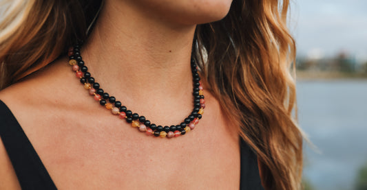 Ámbar báltico negro crudo + collar de shungita
