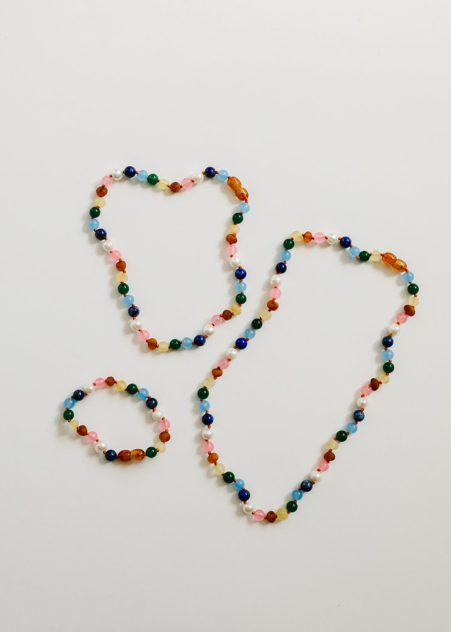 Collar de perlas y ámbar báltico crudo + piedras preciosas de color rosa dulce
