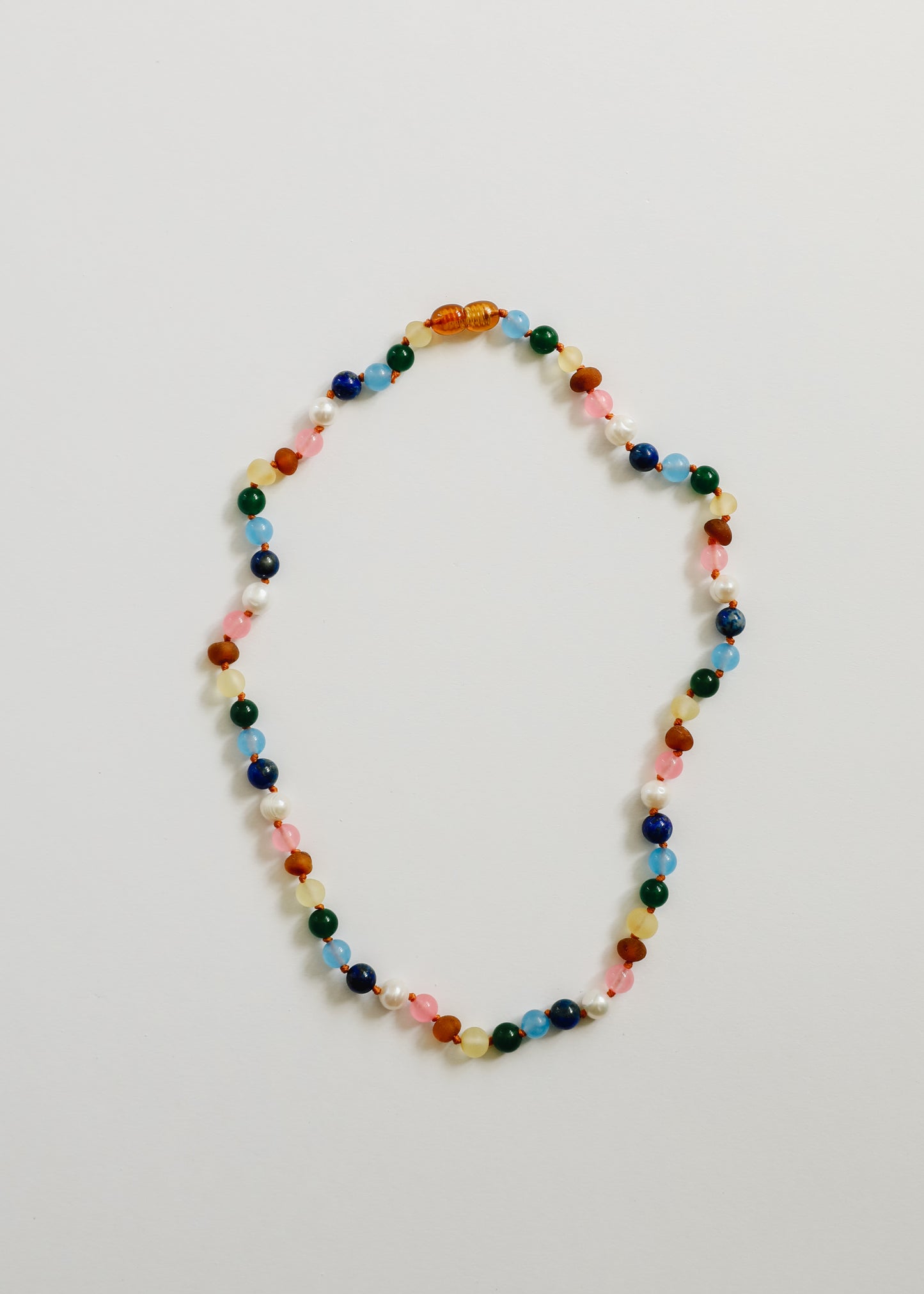 Collar de perlas y ámbar báltico crudo + piedras preciosas de color rosa dulce