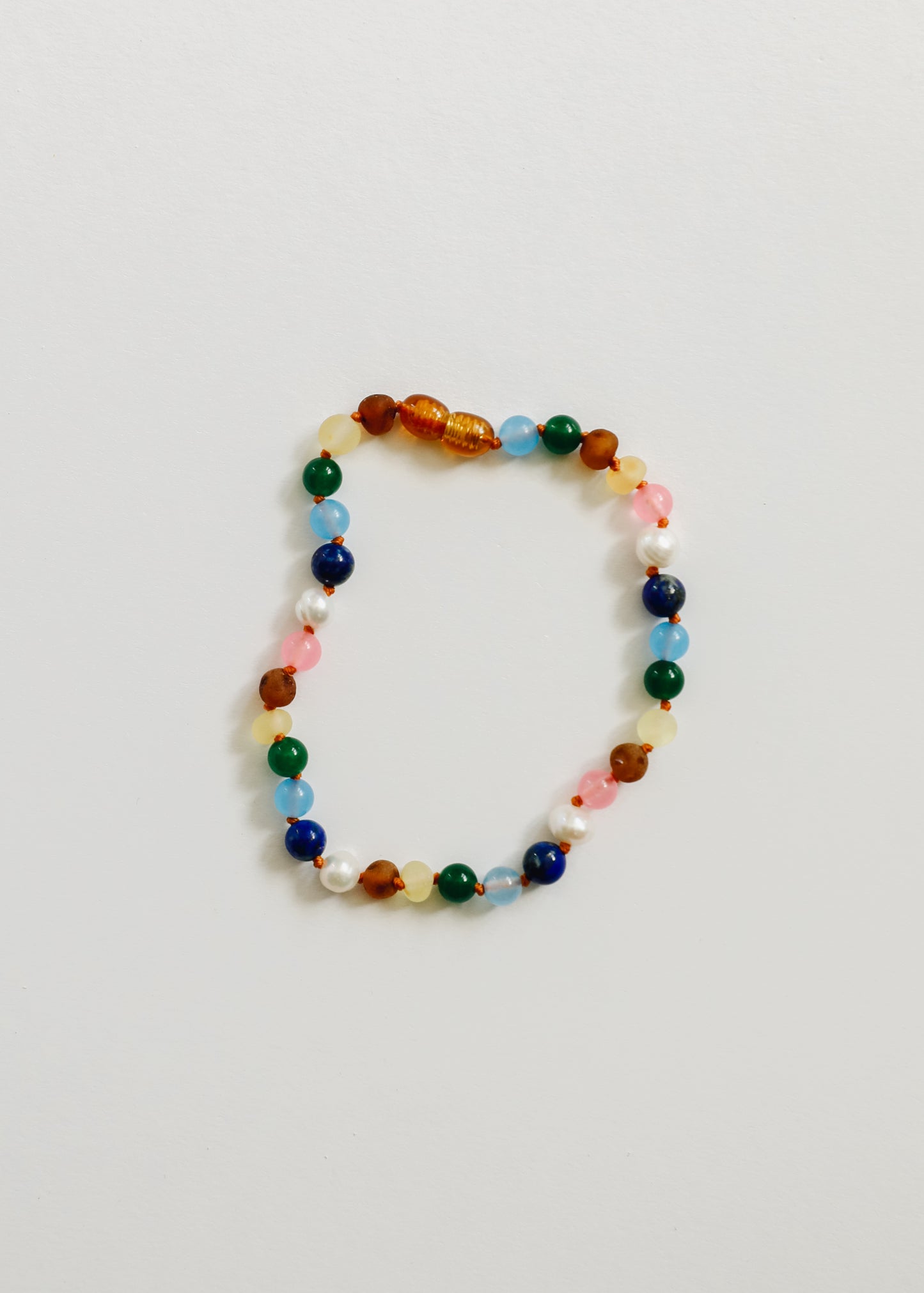 Pulsera de perlas y ámbar báltico crudo + piedras preciosas de color rosa dulce