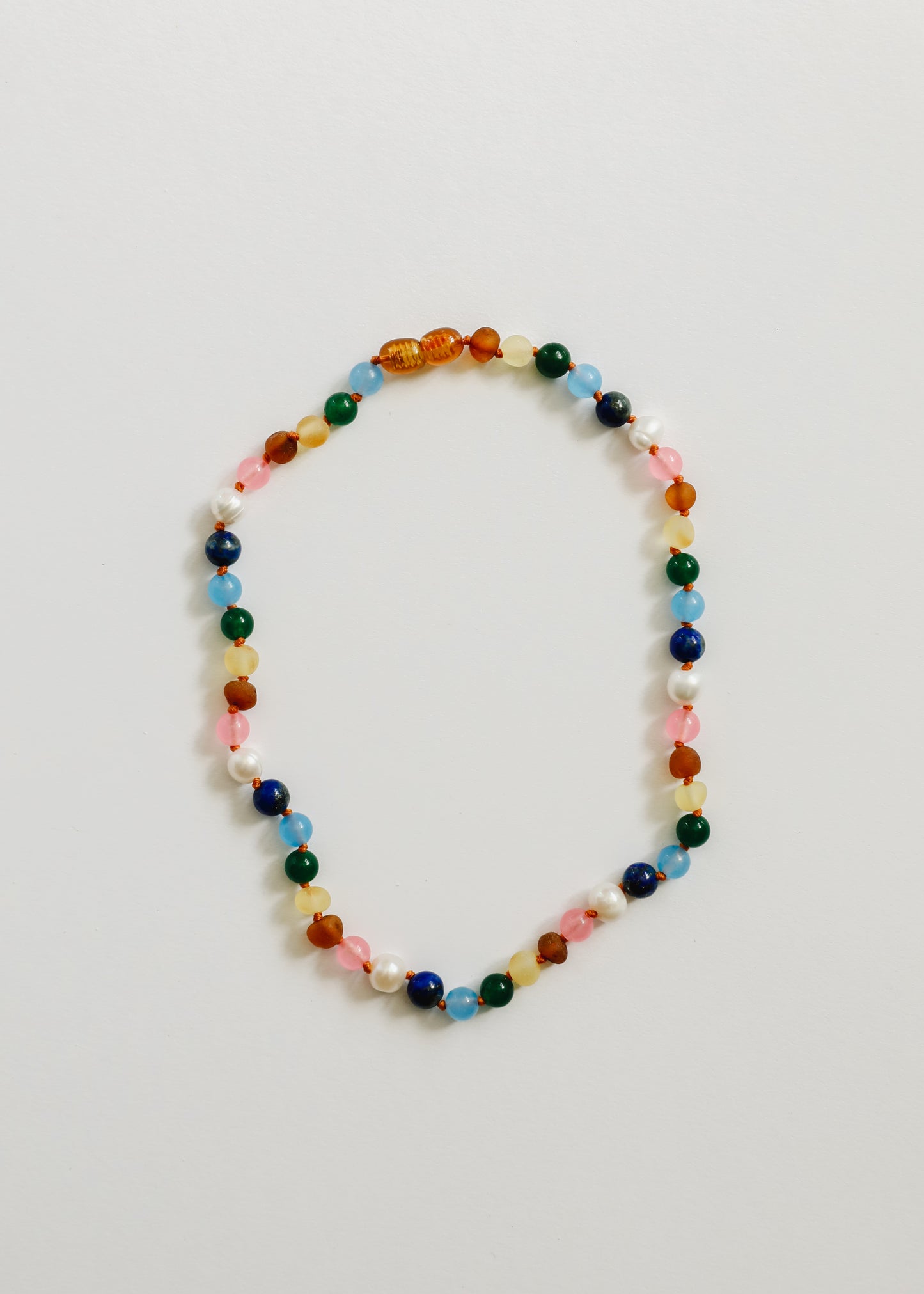 Collar de perlas y ámbar báltico crudo + piedras preciosas de color rosa dulce