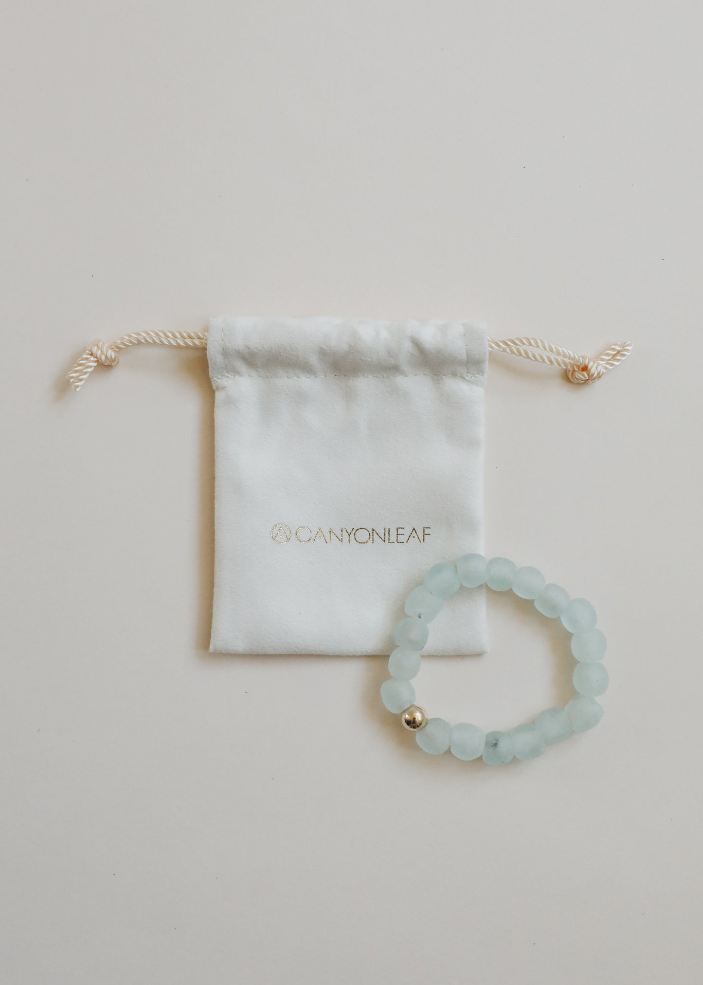 Vidrio de mar azul claro vintage || Pulsera para adultos