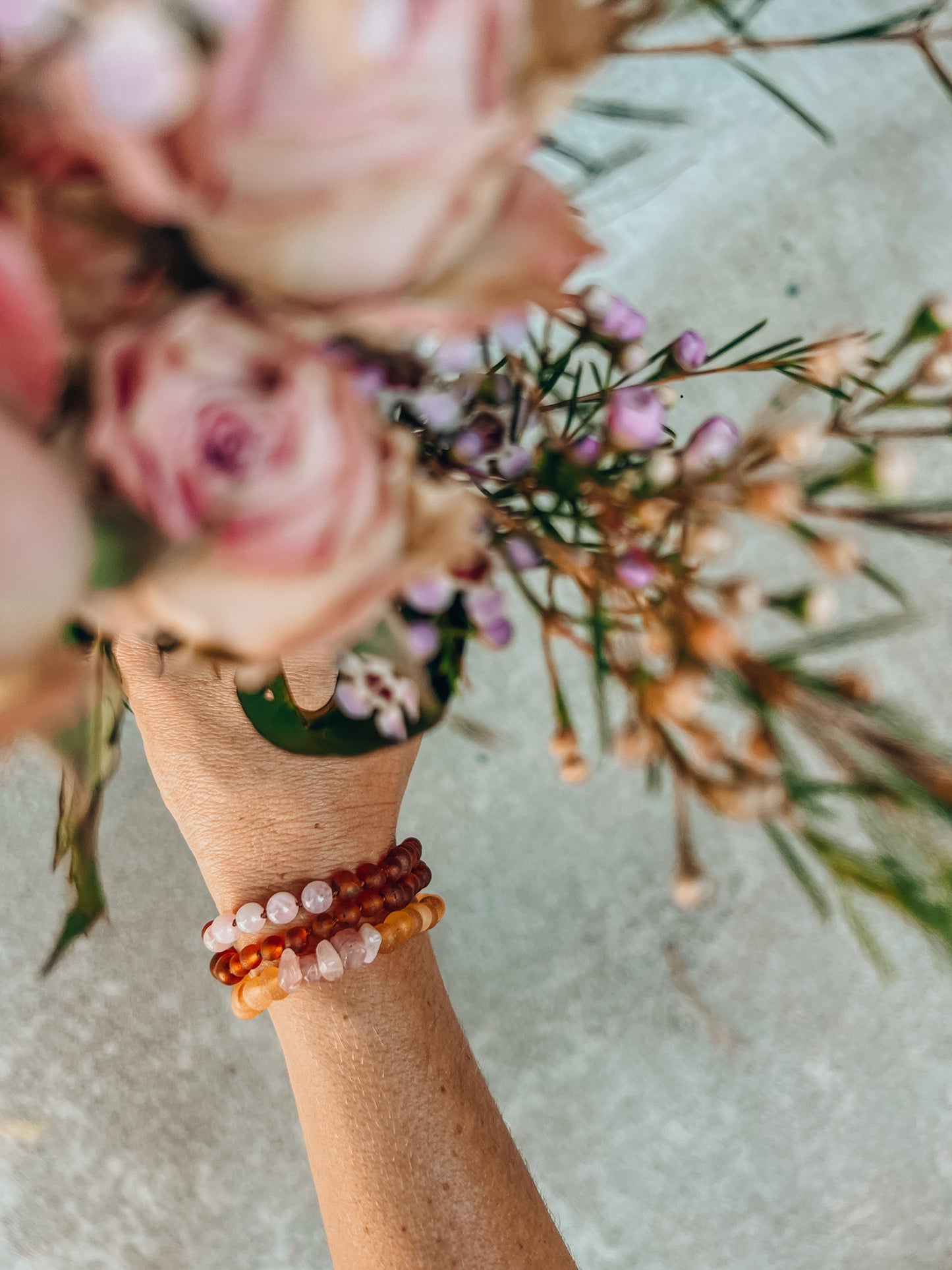 Miel cruda Ámbar báltico + Cuarzo rosa crudo || Tobillera o pulsera