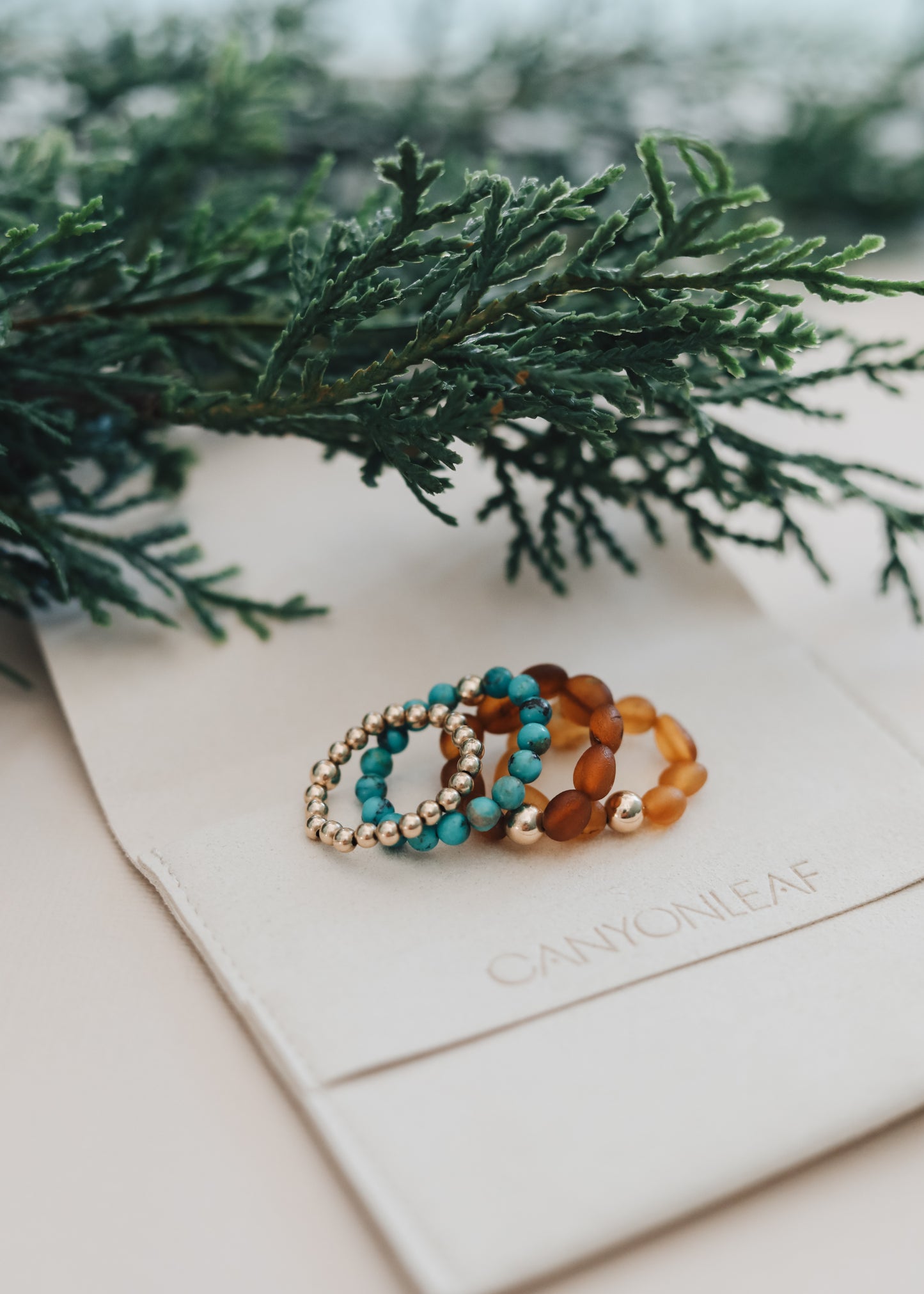 La pila perfecta || Anillos de turquesa natural + oro + ámbar ||