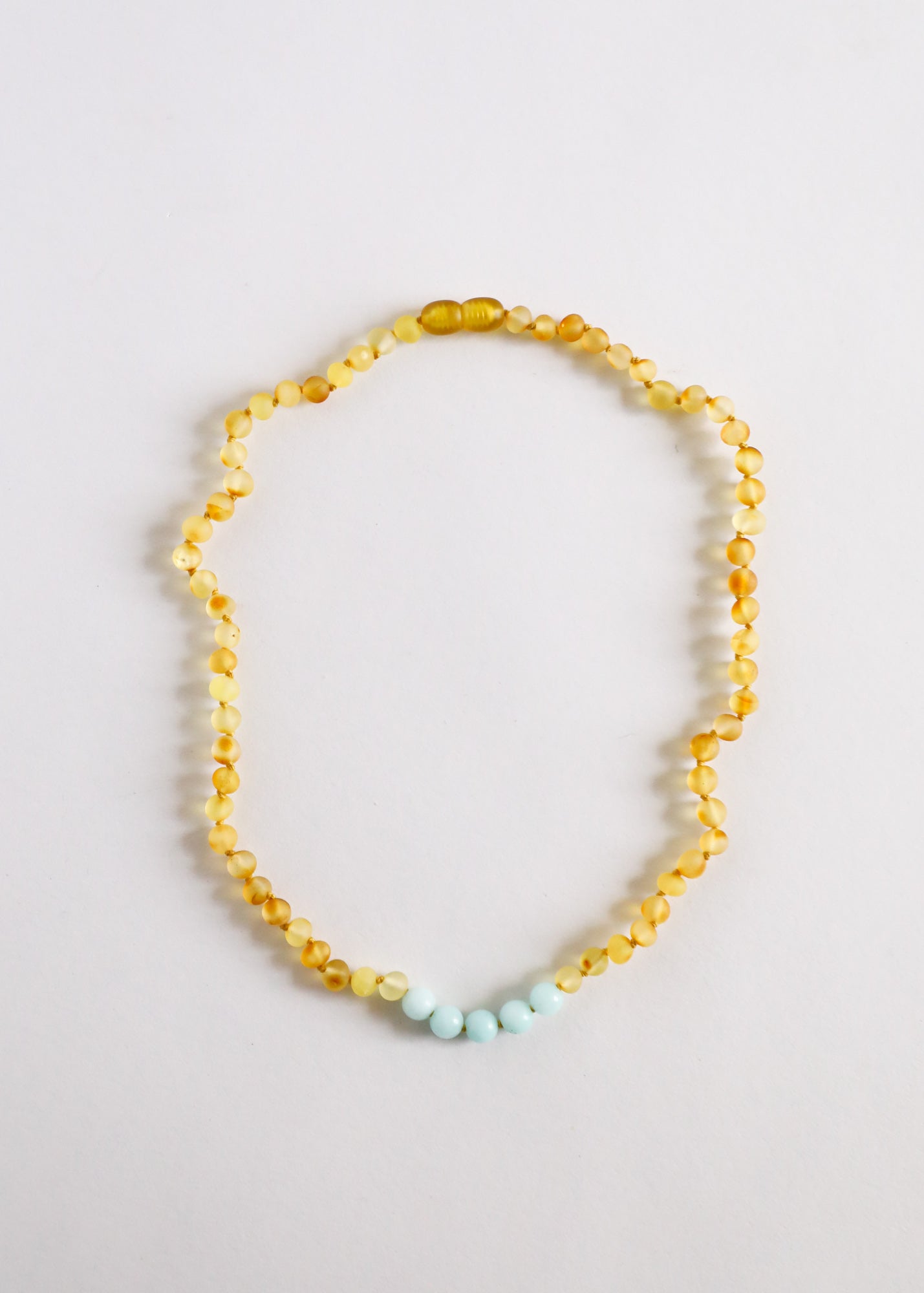 Miel cruda Ámbar báltico + Amazonita || Collar