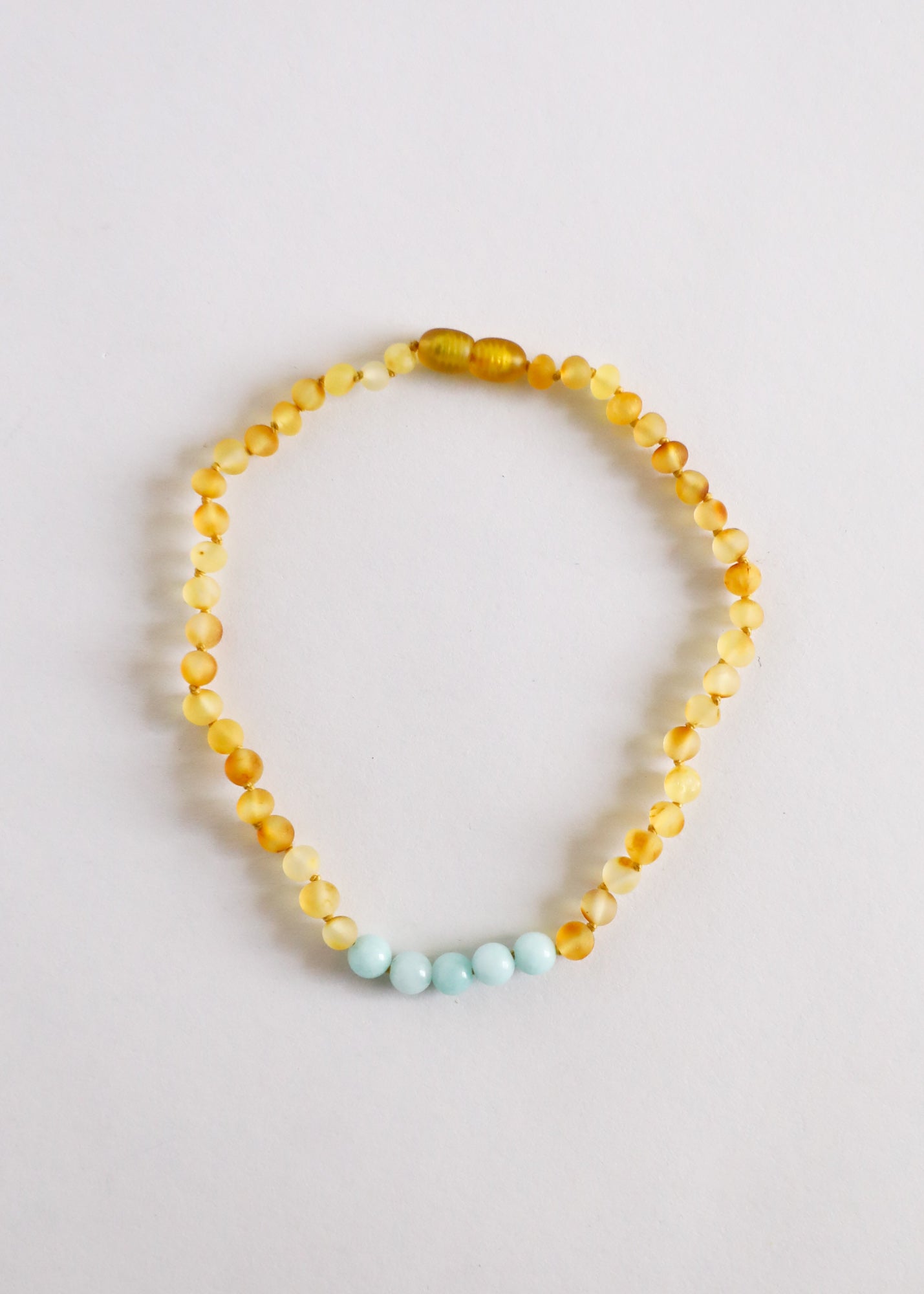 Miel cruda Ámbar báltico + Amazonita || Collar