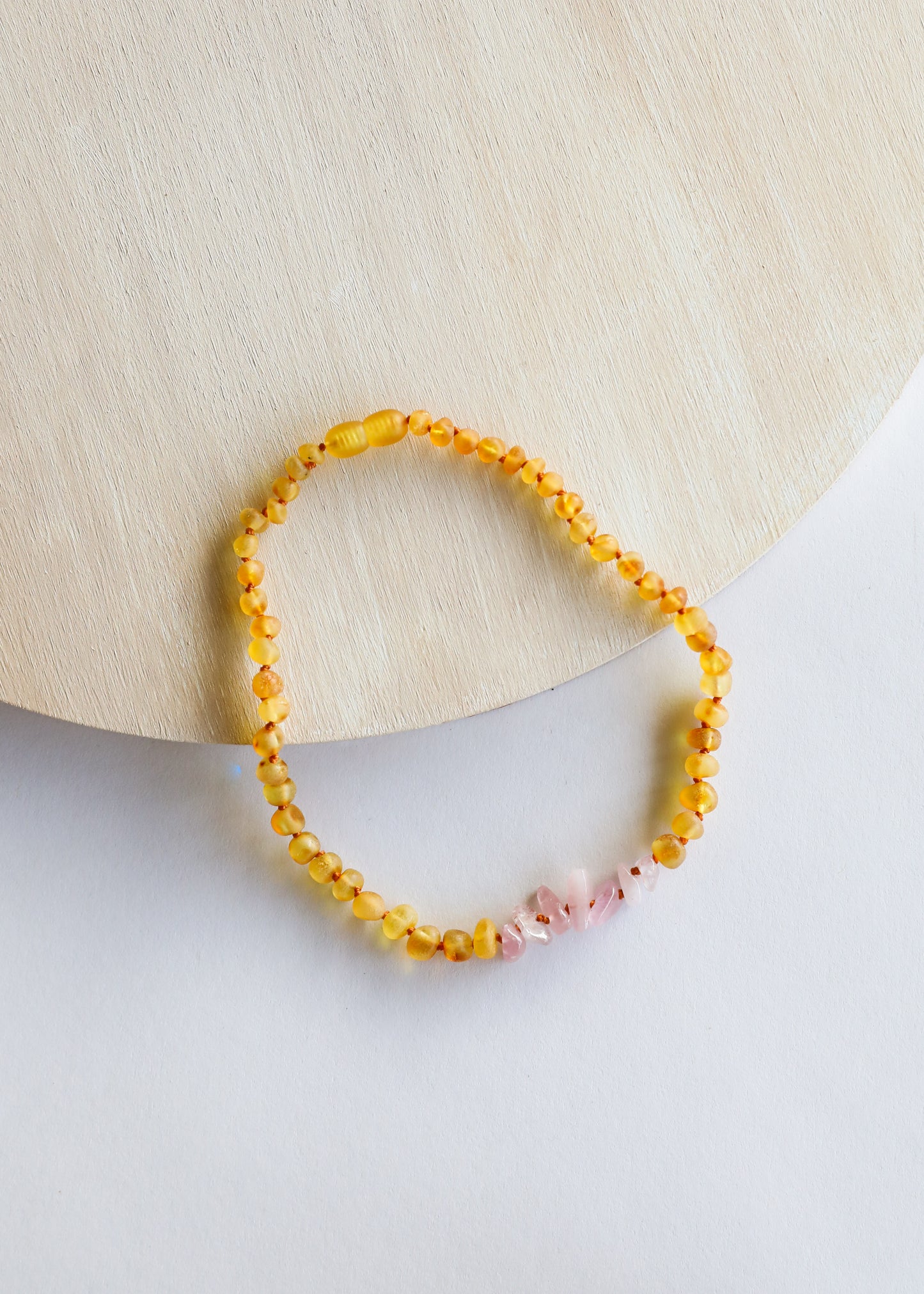 Miel cruda Ámbar báltico + Cuarzo rosa crudo || Collar