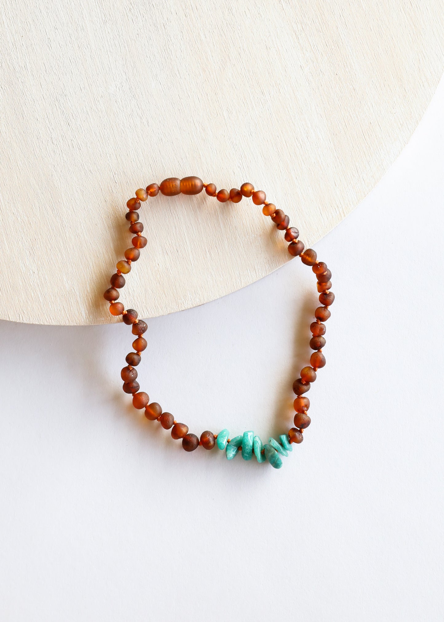 Ámbar báltico de coñac crudo + Amazonita verde cruda || Collar
