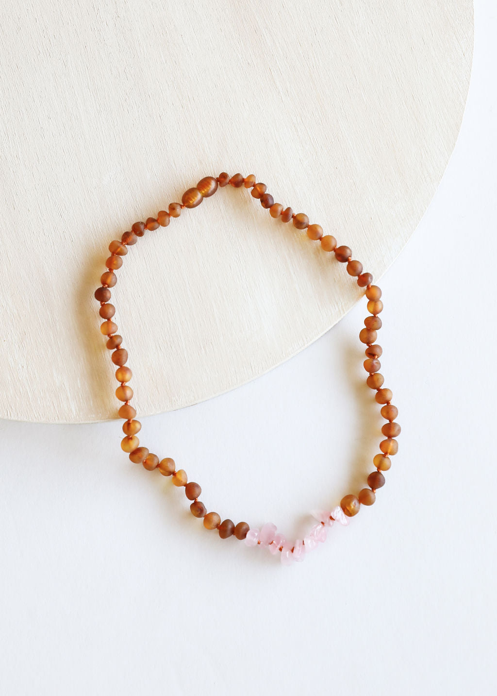 Ámbar báltico de coñac crudo + cuarzo rosa crudo || Collar