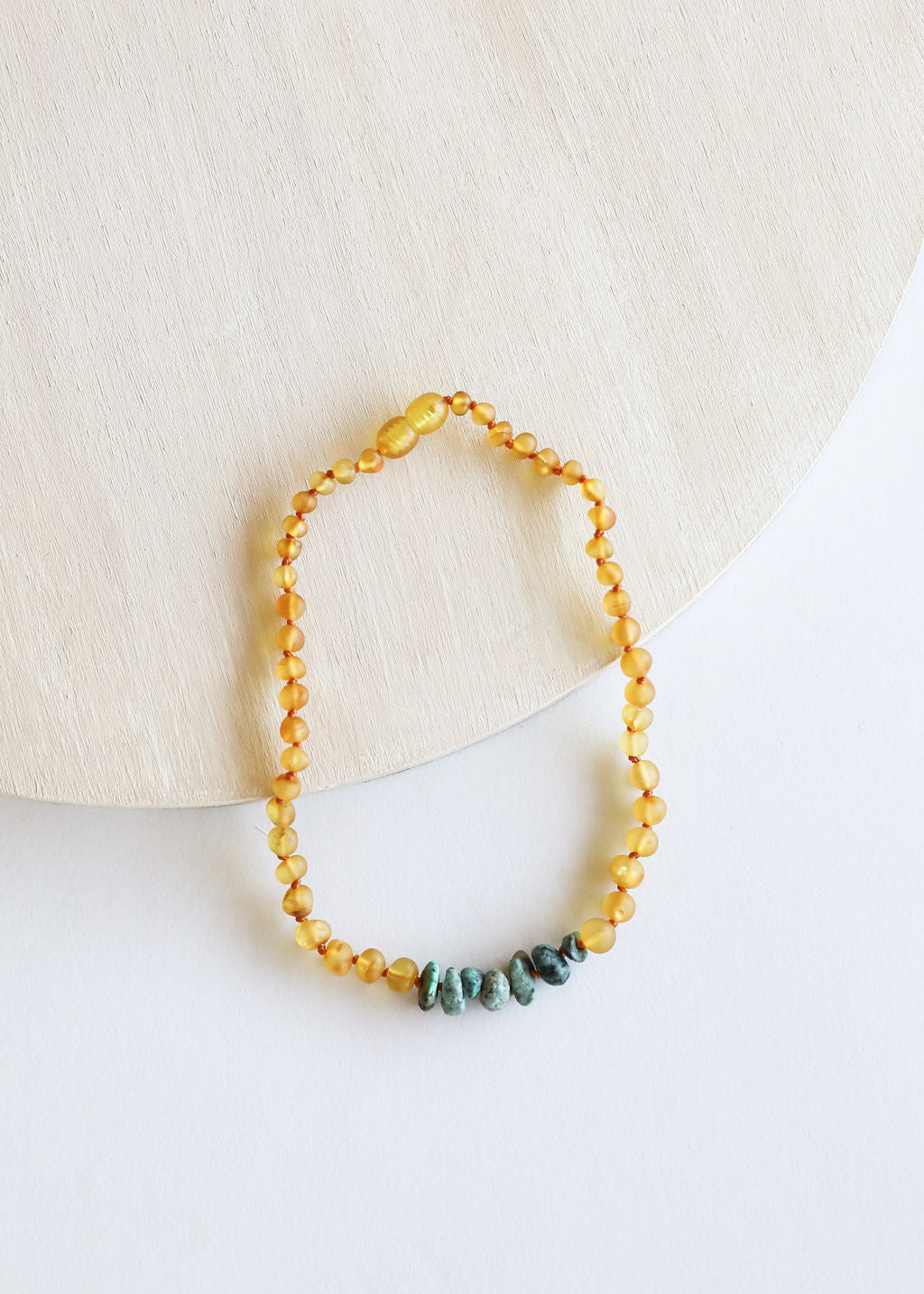 Miel cruda Ámbar báltico + Jaspe turquesa crudo || Collar