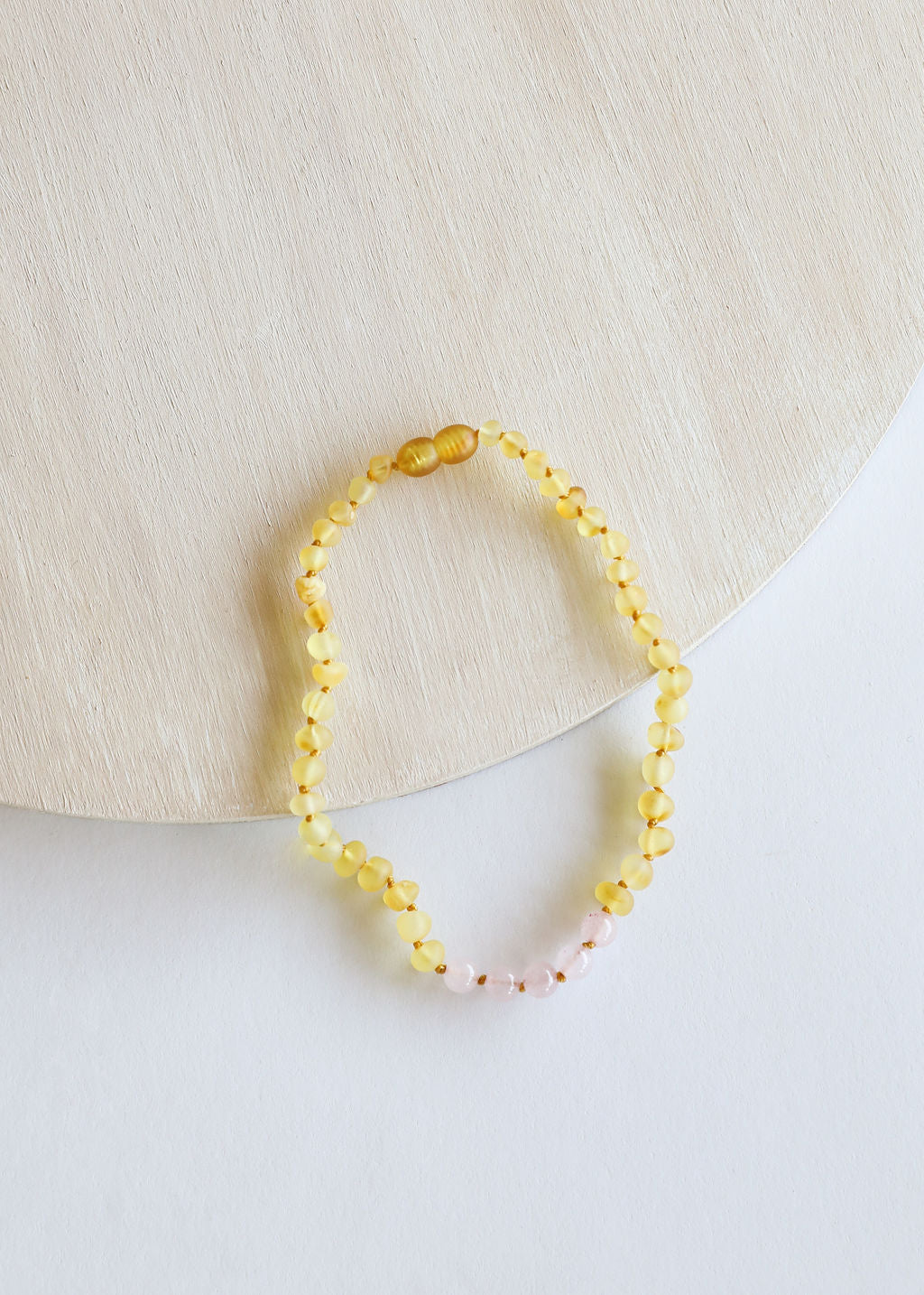 Miel cruda Ámbar báltico + Cuarzo rosa || Collar