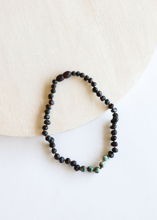 Collar de ámbar báltico negro crudo + jaspe turquesa