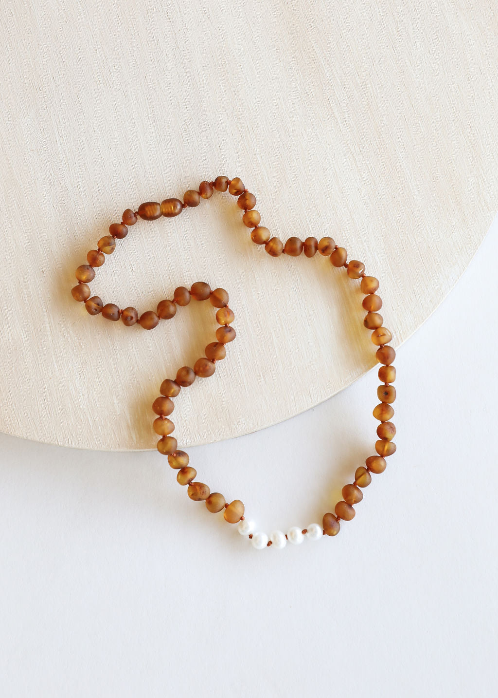 Coñac crudo Ámbar báltico + Perlas || Collar