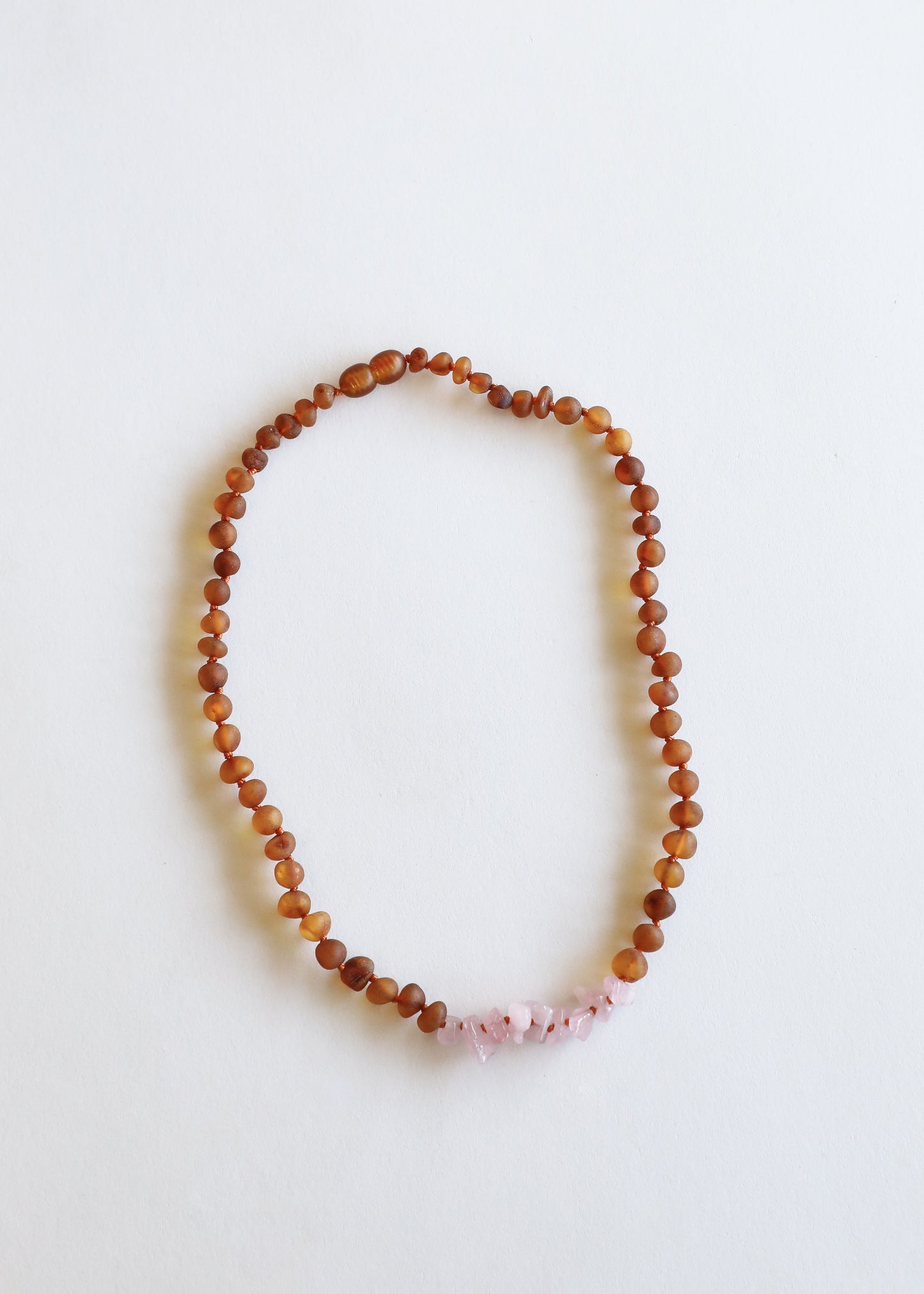 Ámbar báltico de coñac crudo + cuarzo rosa crudo || Conjunto de collar