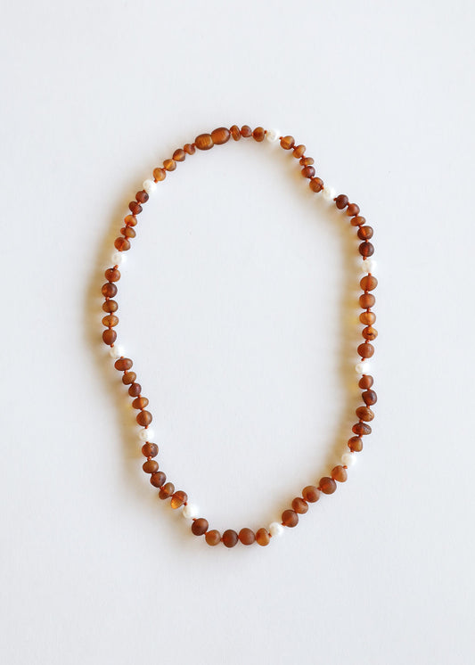 Ámbar báltico coñac crudo + halo de perlas || Collar
