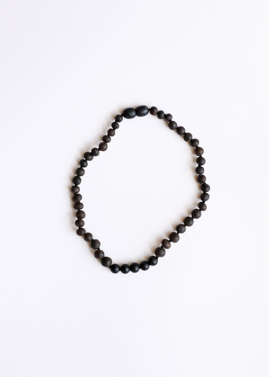 Ámbar báltico negro crudo + collar de shungita