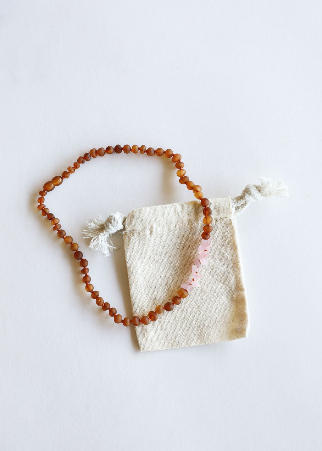 Ámbar báltico de coñac crudo + cuarzo rosa crudo || Collar