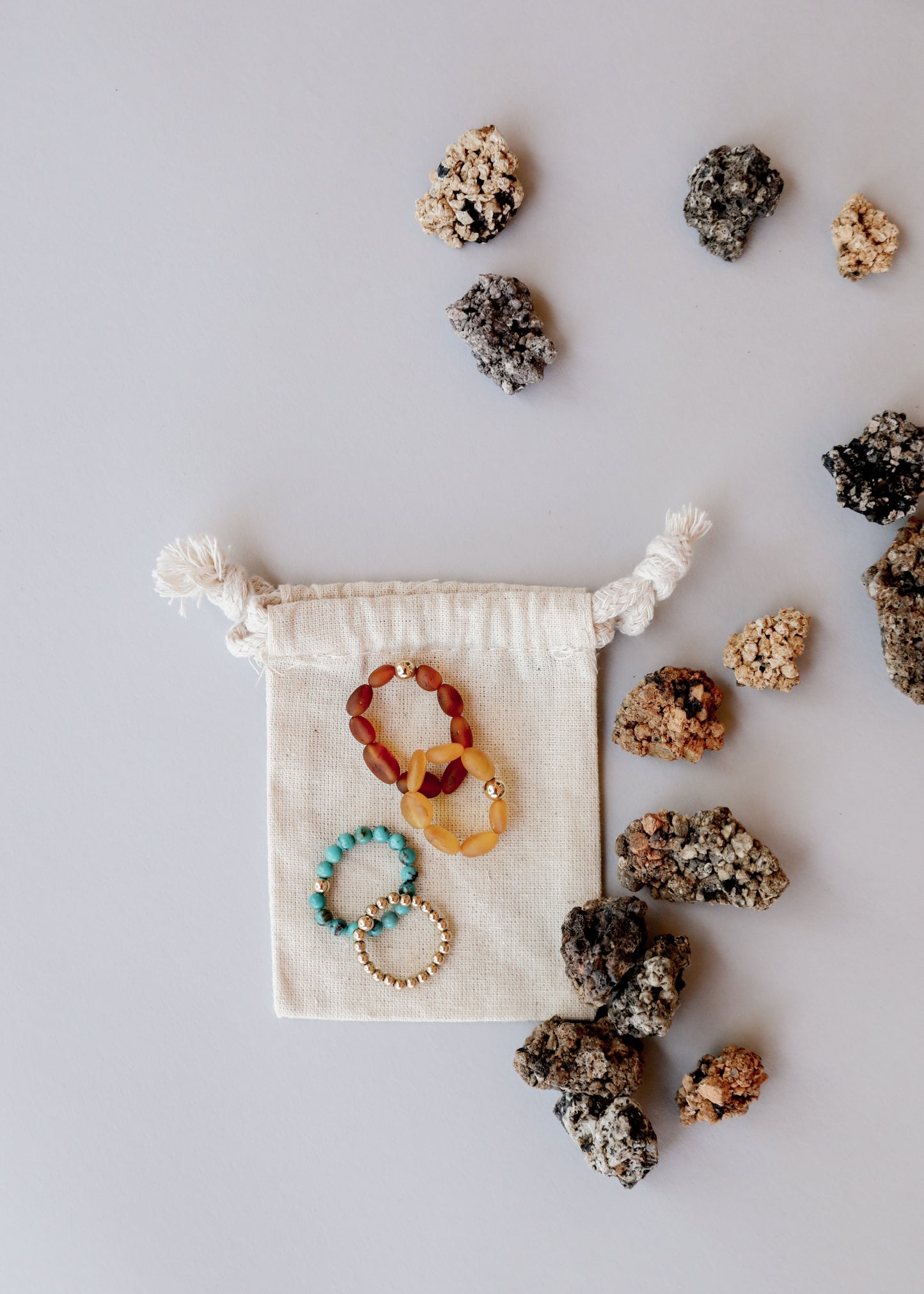 Miel cruda Ámbar báltico + Oro || Pila de anillos
