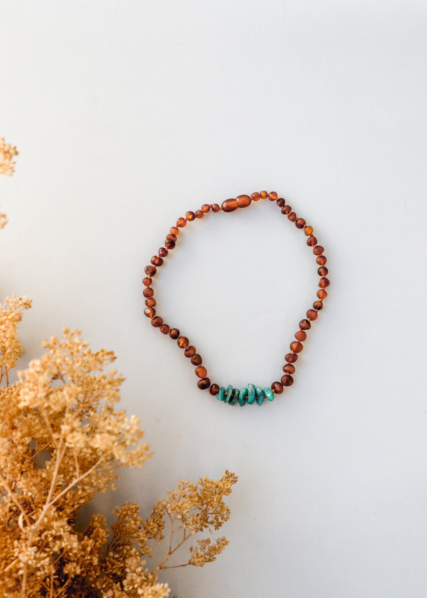 Ámbar báltico de coñac crudo + Amazonita verde cruda || Collar